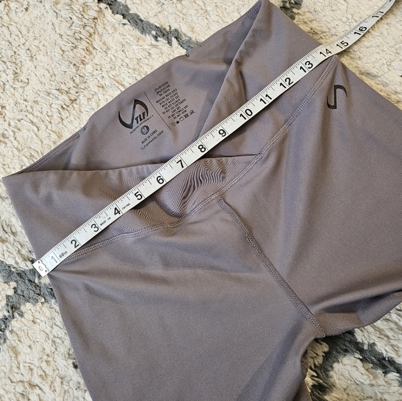 TLF Apparel Crossover Leggings Medium - Picture 3 of 6